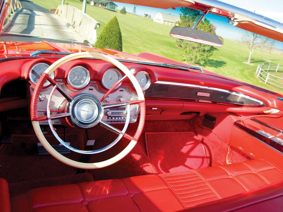  Lincoln Continental Mark V Convertible 1960 года  (фото 17 из 60)